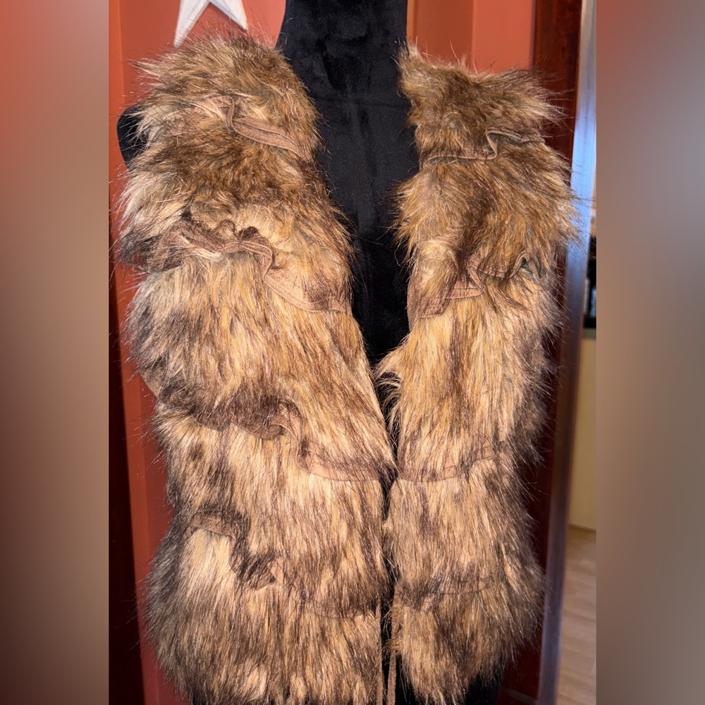 Bagatelle Faux Fur Vest - Tan - Picture 3 of 9
